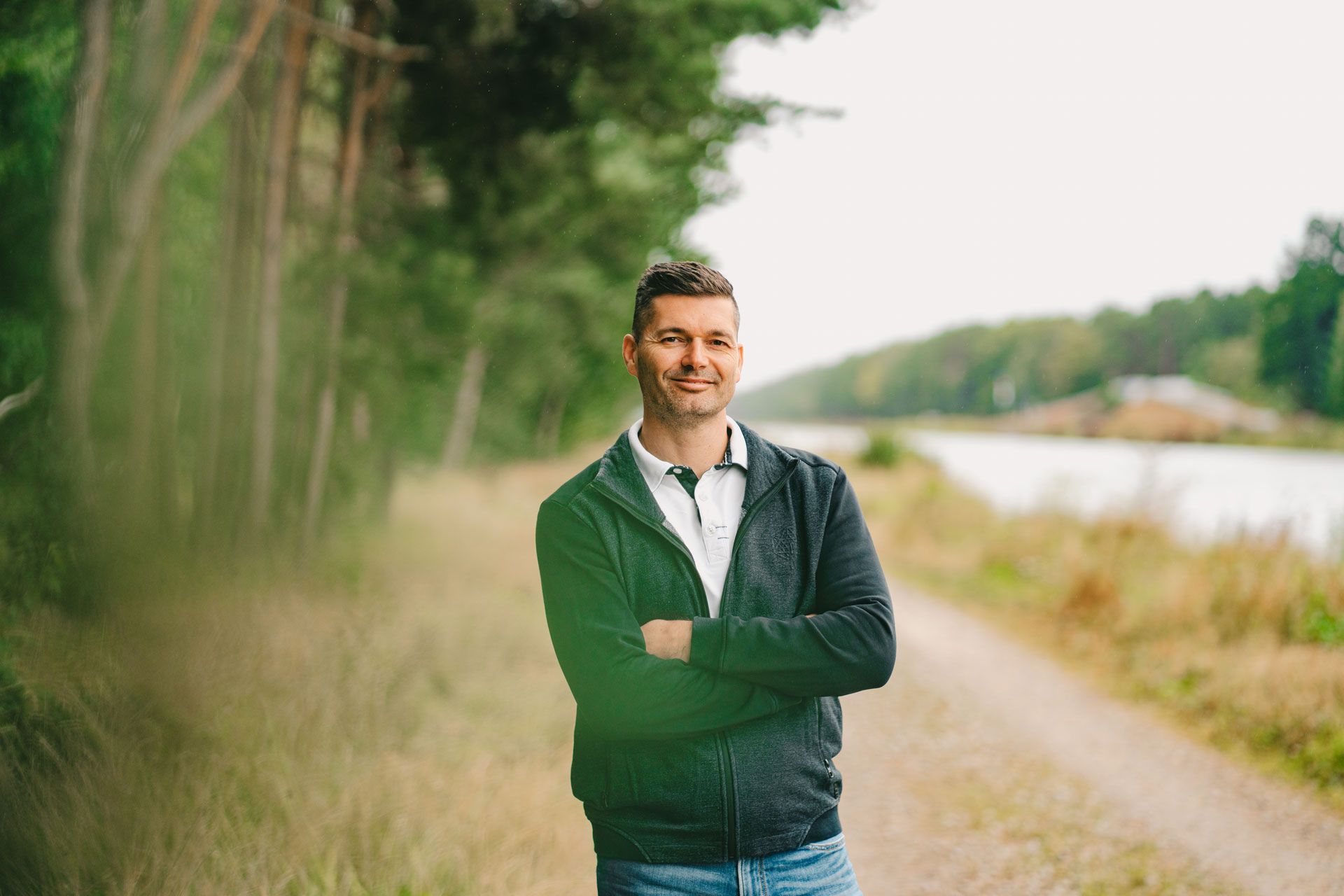 portretfoto van Joop Munnik - deze gezondheidscoach & herbalist helpt je met Chinese kruiden op weg naar een leven zonder pijn.